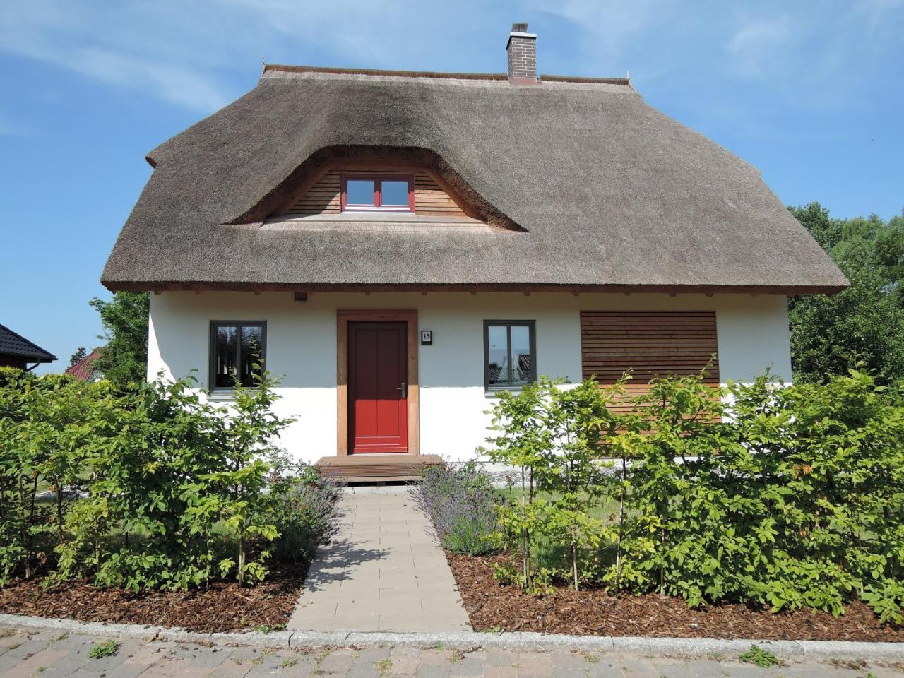 Reetdachhaus "Treibholz" Wiek auf Ruegen Exterior foto