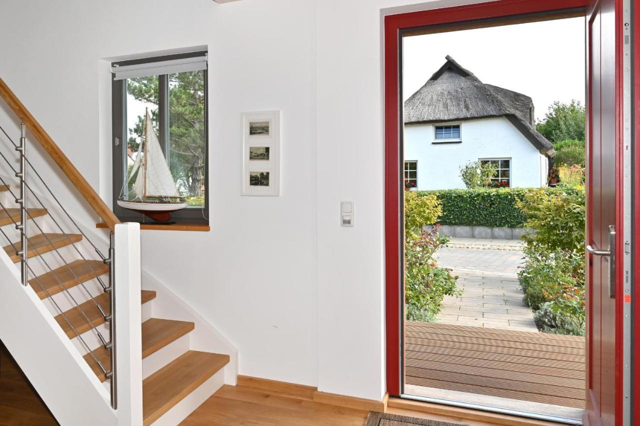 Reetdachhaus "Treibholz" Wiek auf Ruegen Exterior foto